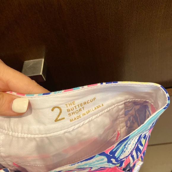 Lilly Pulitzer buttercup short - Picture 2 of 2